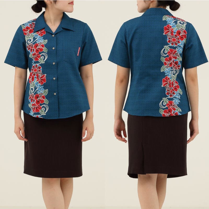 花「アカバナー（ハイビスカス）」、地模様に「ミンサー」をアレンジした沖縄のアロハシャツ ネイビー