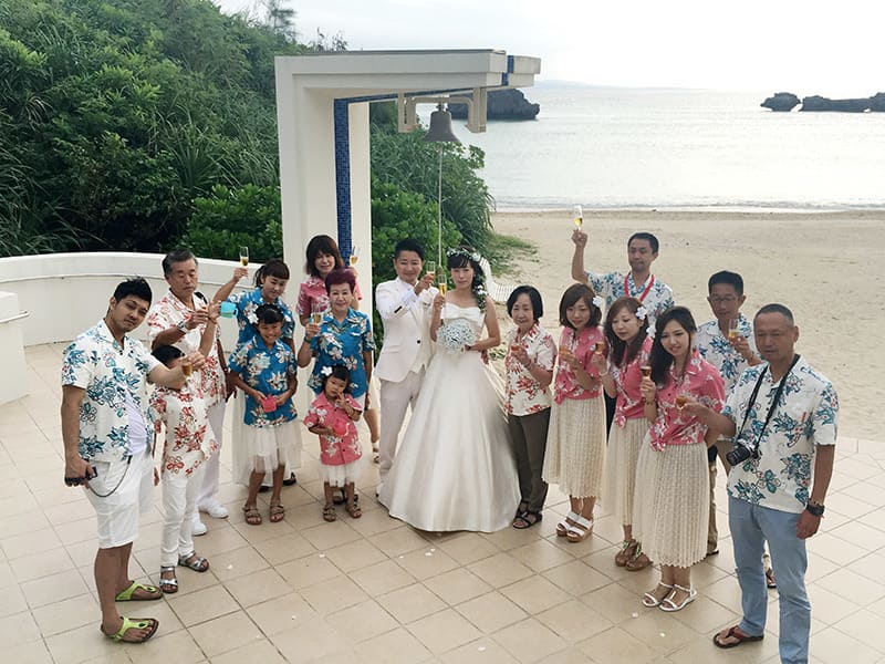 沖縄結婚式　おそろい　かりゆしウエディング