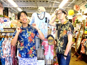 関西からお越しのかりゆしウェアの似合う２人組2