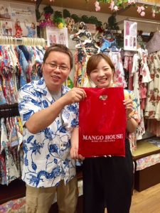 マンゴハウスかりゆしウェア、国際通りおしゃれシャツ2