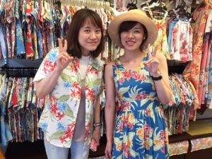 トロピカルウコンワンピとアロハシャツ