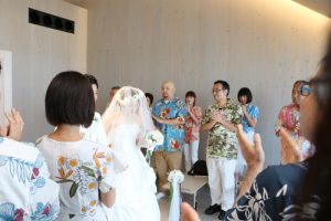 沖縄　結婚式　かりゆしウェア