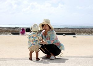 子どもと一緒に沖縄アロハで海コーデ