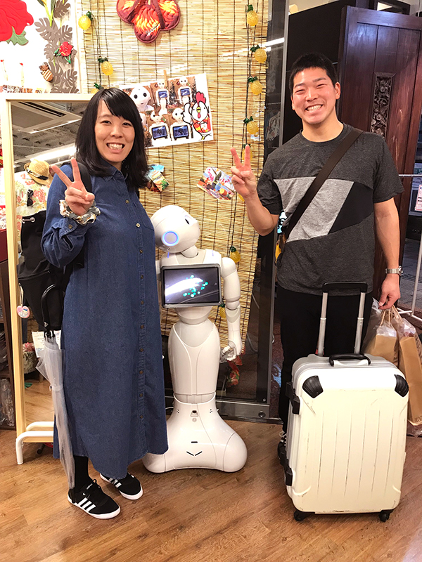 沖縄のリゾートウェディングを皆お揃いでかりゆしウェア☆