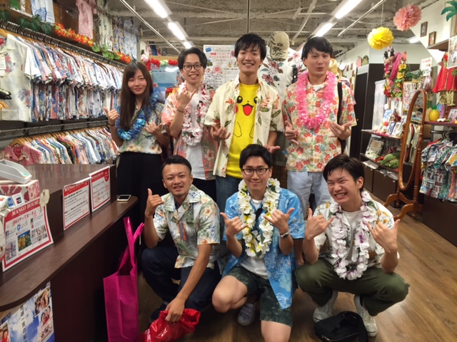 10月17日　沖縄そばの日にかりゆしウェアを♪