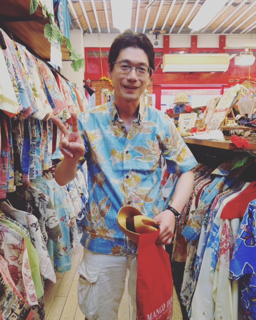 まだまだ暑い沖縄♪ライトブルーのアロハで涼しくエンジョイ☆