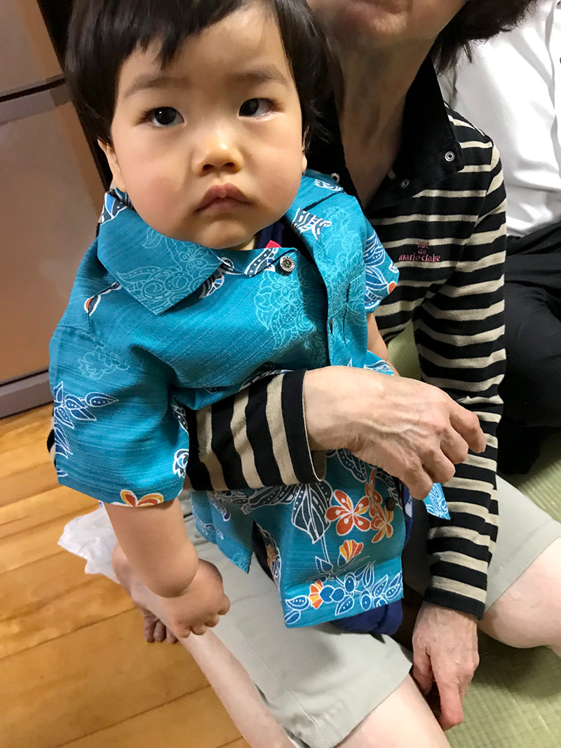 １才のお誕生日に沖縄アロハシャツ（かりゆしウェア）をプレゼント♪