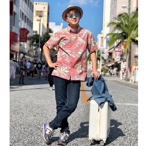 沖縄アロハシャツデニムコーデ