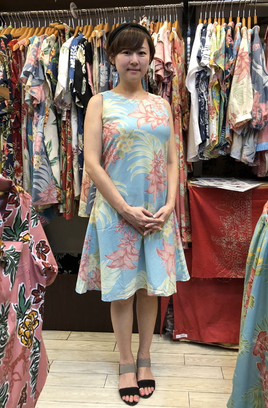 マタニティのお客様ワンピ着用