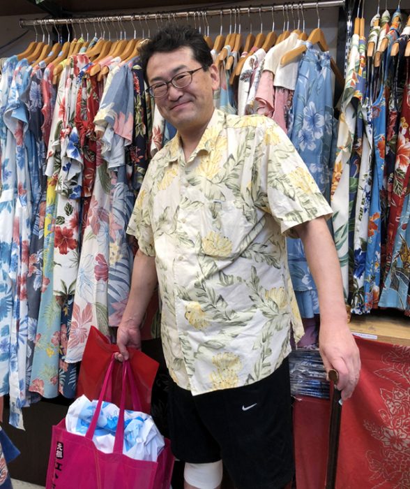 暑い沖縄には、沖縄のアロハシャツに着替えてリフレッシュ沖縄旅行♪