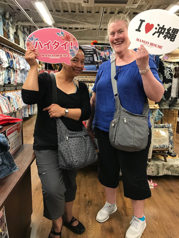 〝アラスカ〟で着るアロハシャツ（かりゆしウェア）♪