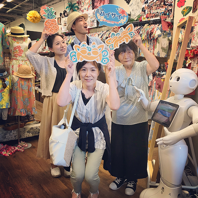 白のチャペルでかりゆしウェディング♪仲良しファミリーご来店！