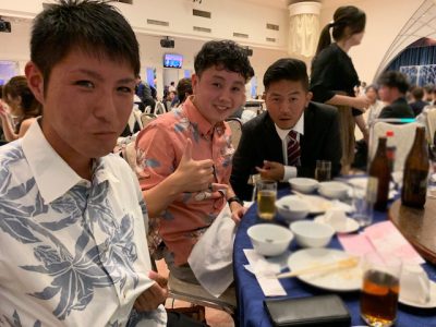 かりゆしで結婚式参加