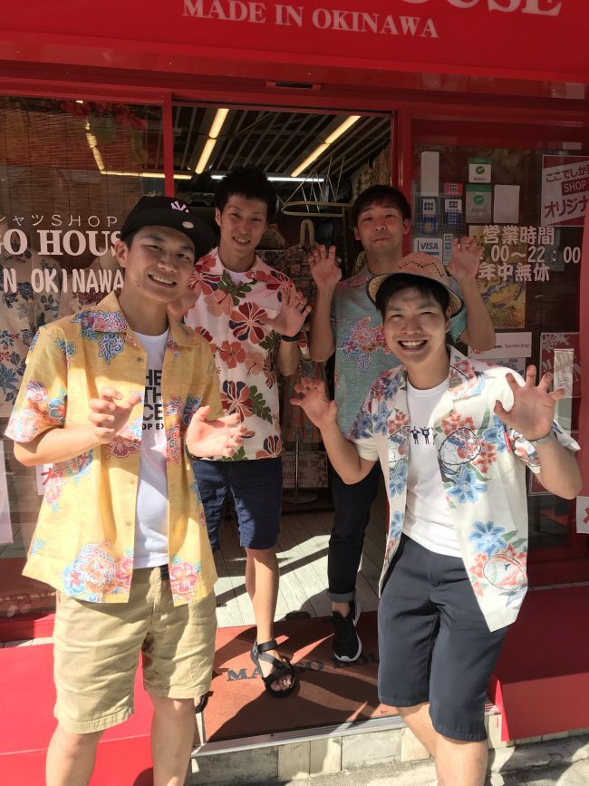 羽田空港で集合して沖縄入り♪みんなでかりゆしで気分もあがる