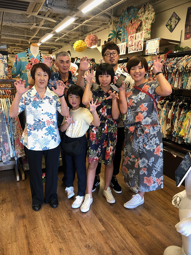 三世代で仲良く結婚式に参加です(^o^)