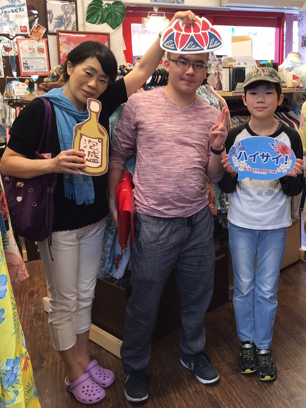 気に入って頂いたかりゆしウェアの柄は沖縄の守り神❝シーサー❞デザイン！！