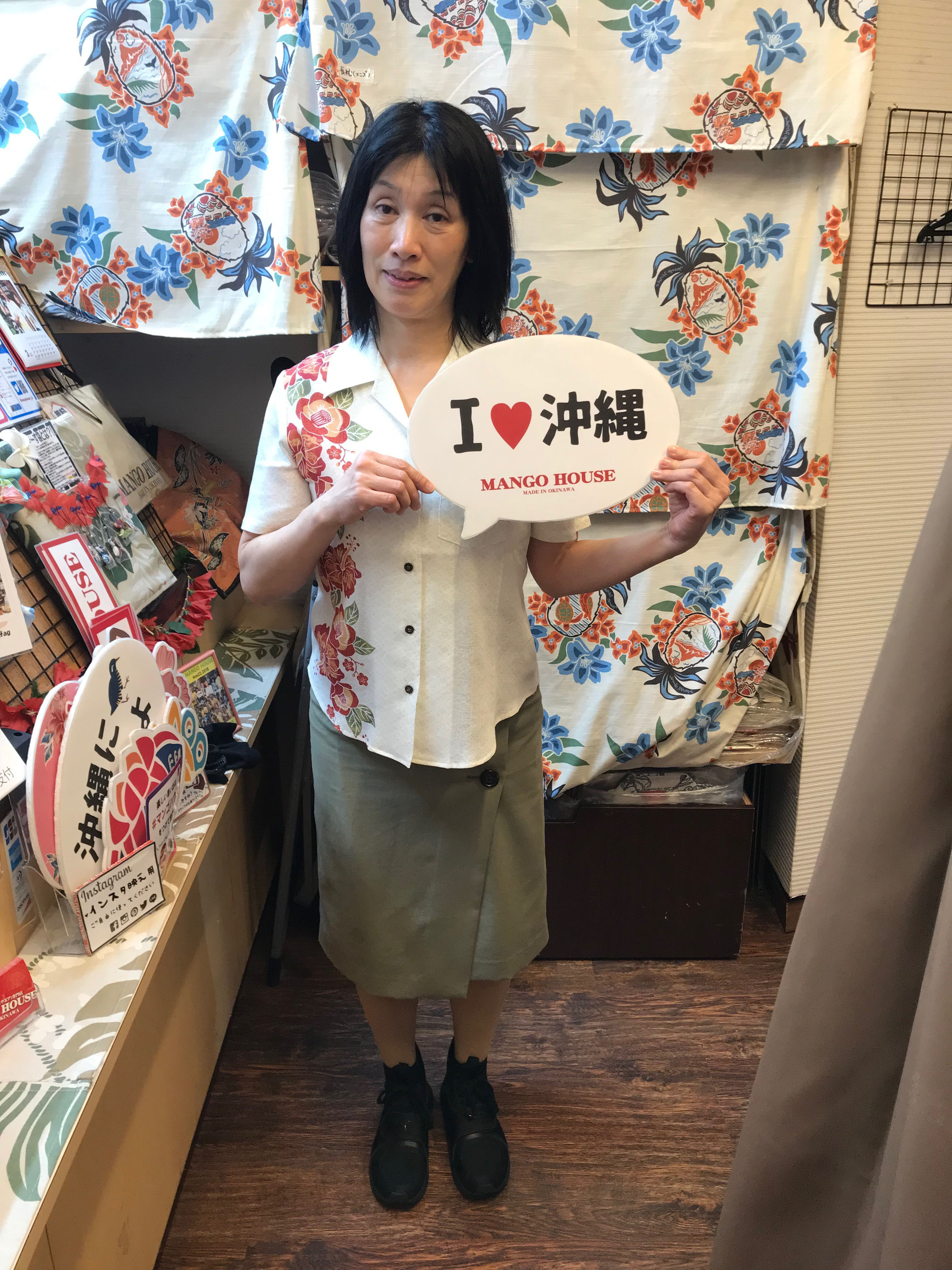 かりゆしウェア専門店マンゴハウスのお店に大阪府からリピーター様ご来店♪