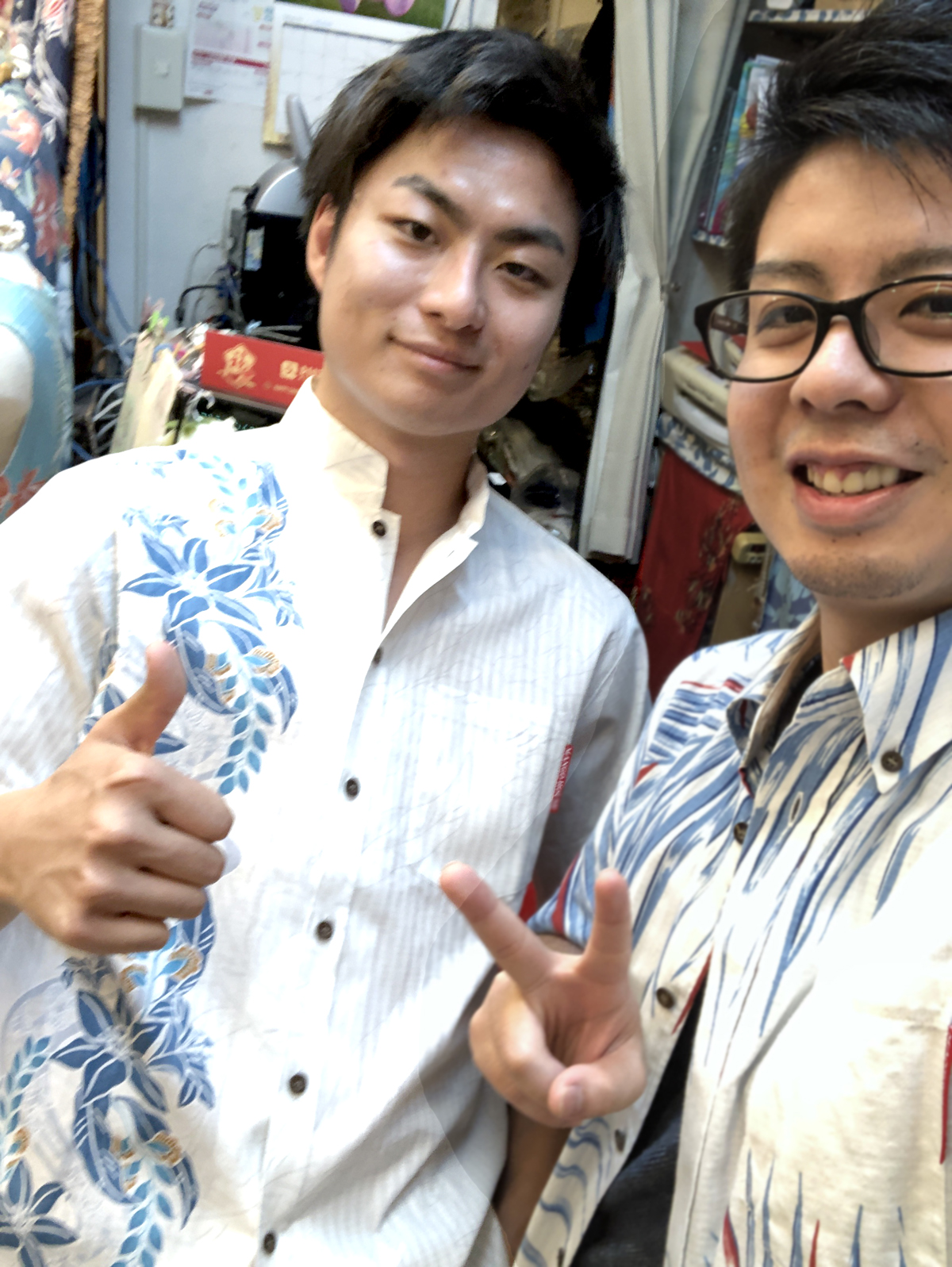 本場のアロハシャツにない、沖縄らしいかりゆしウェア（沖縄アロハシャツ）を求めてご来店♪