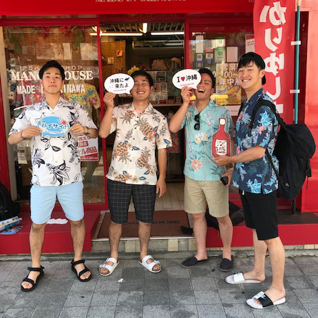 沖縄初日はやっぱり沖縄アロハ（かりゆしウェア）を着て観光っしょ♪