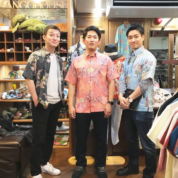 一足先に夏の沖縄へ男旅！沖縄アロハシャツに着替えちゃう。