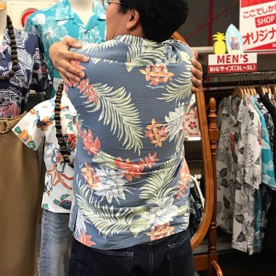 沖縄アロハシャツ　キツい　かりゆしウェア