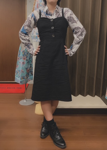 メンズ長袖×黒ワンピース
