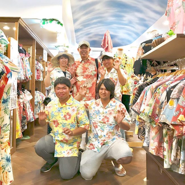 仲良し５人ファミリーで沖縄アロハシャツ♪！