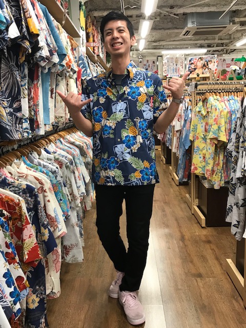 沖縄　アロハシャツ