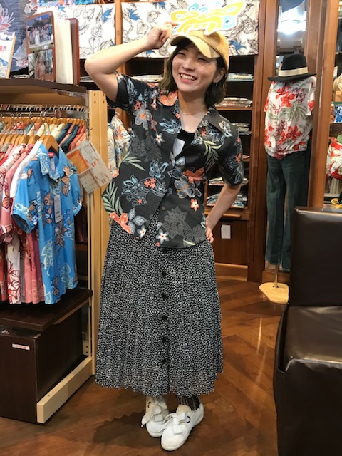 沖縄　かりゆしウェア