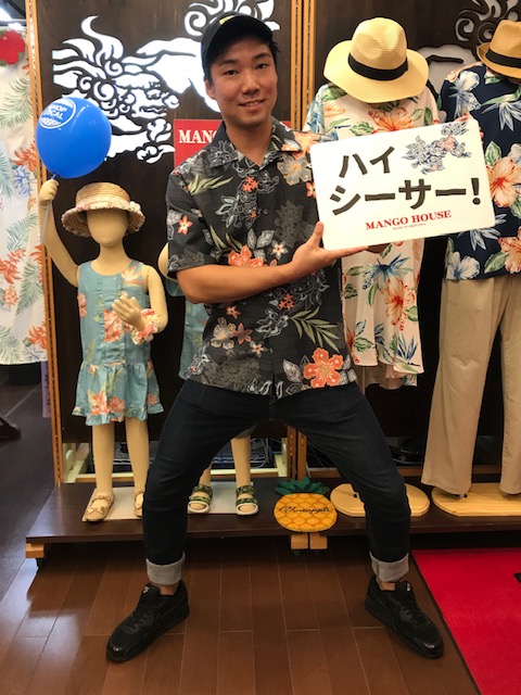 沖縄　かりゆしウェア