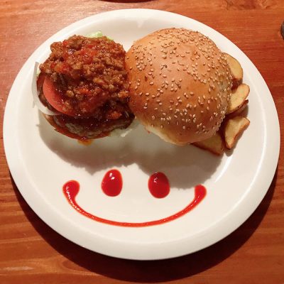 那覇国際通りの映えるバーガー屋