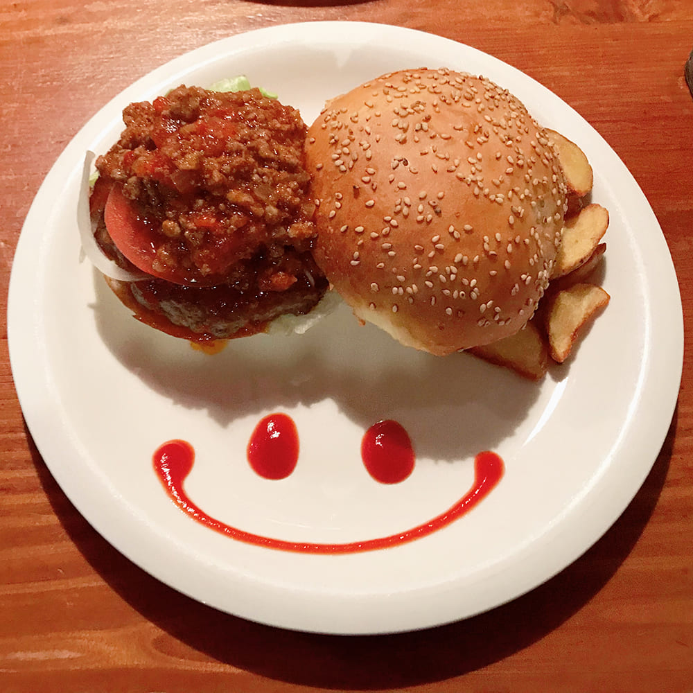 【国際通り・久茂地】バンズがウマいんですよ♪『ハンバーガー屋』
