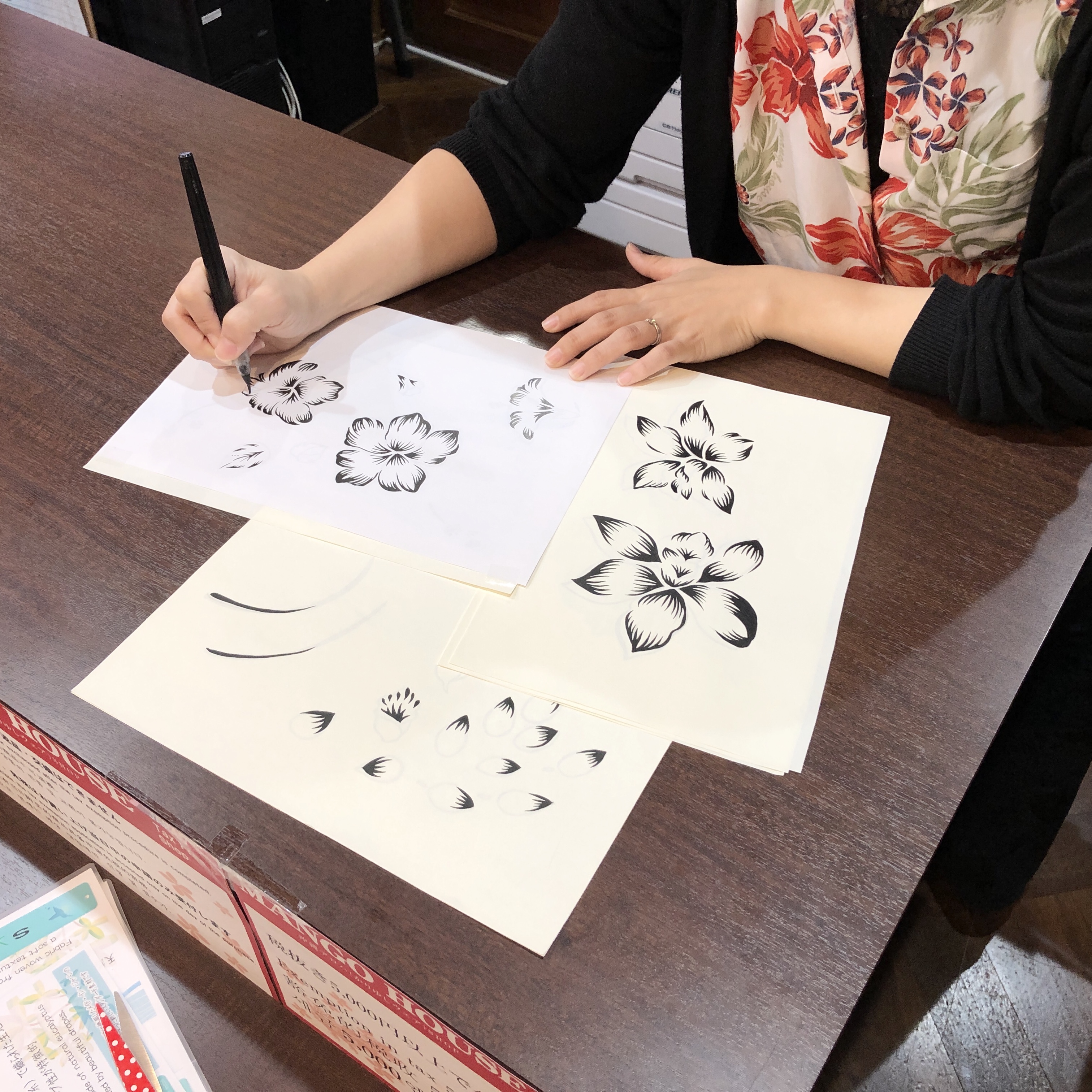 【新作沖縄アロハ】夏色ハイビーのデザイン、色、コーデについてお喋りしちゃいます♪