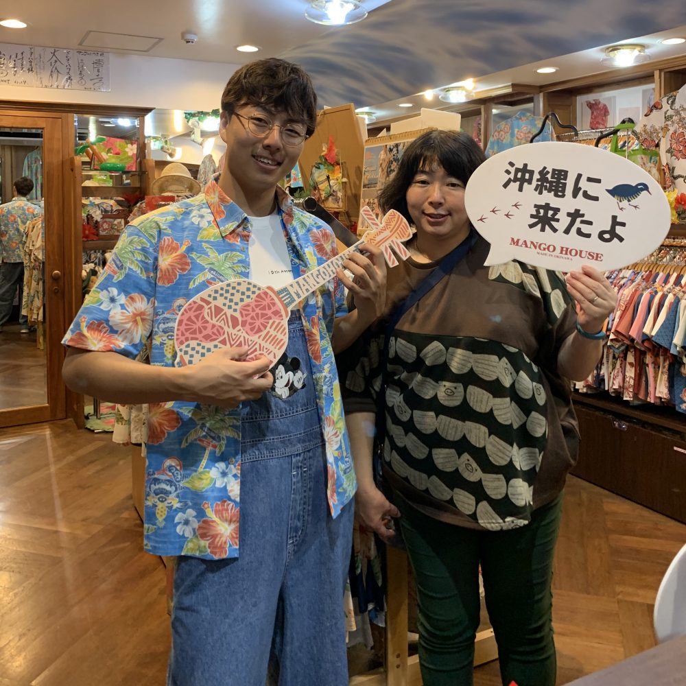 ライブ衣装は、マンゴハウスの沖縄アロハ（かりゆしウェア）に♪
