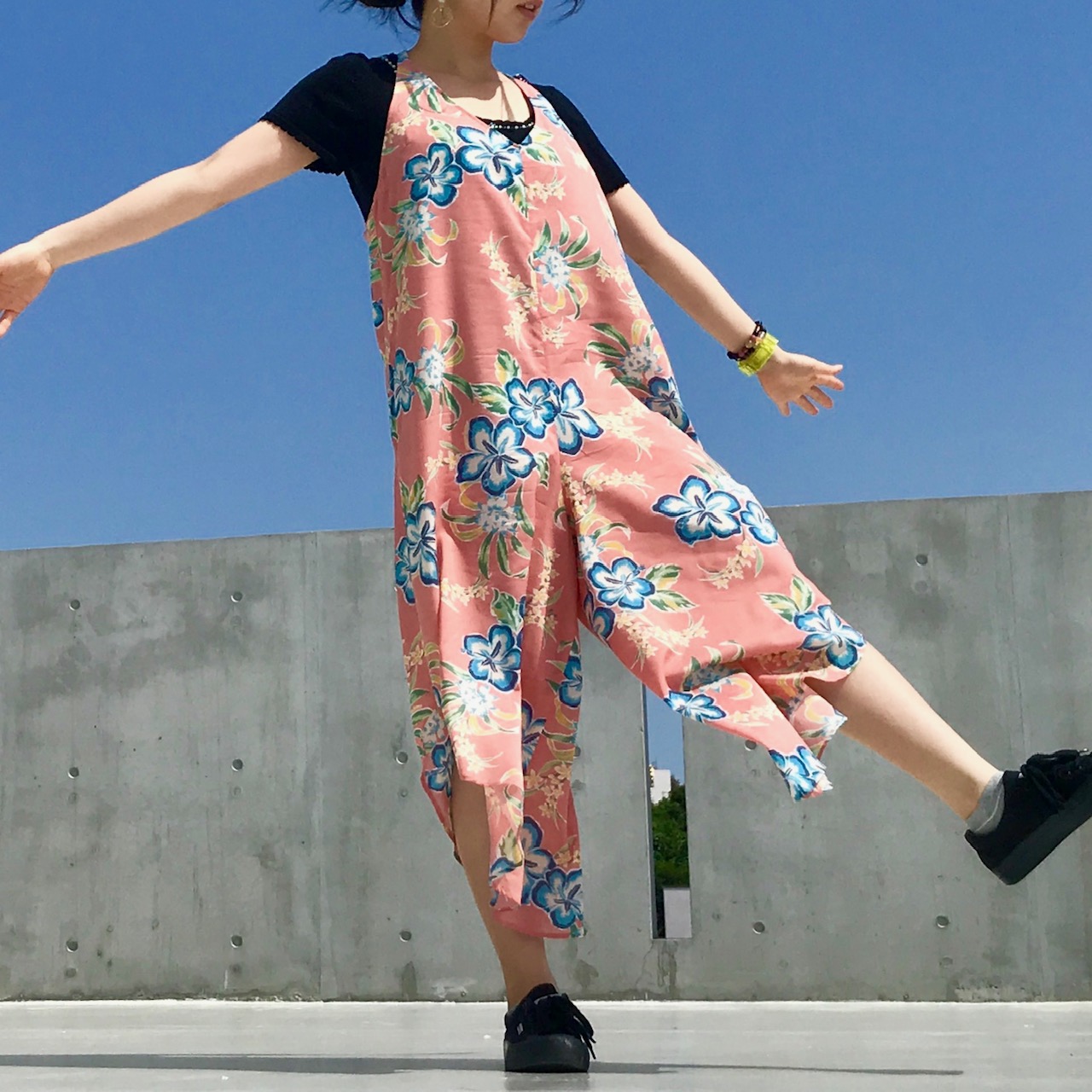 かわいい！涼しい！夏のサロペットコーデは沖縄アロハで～♪