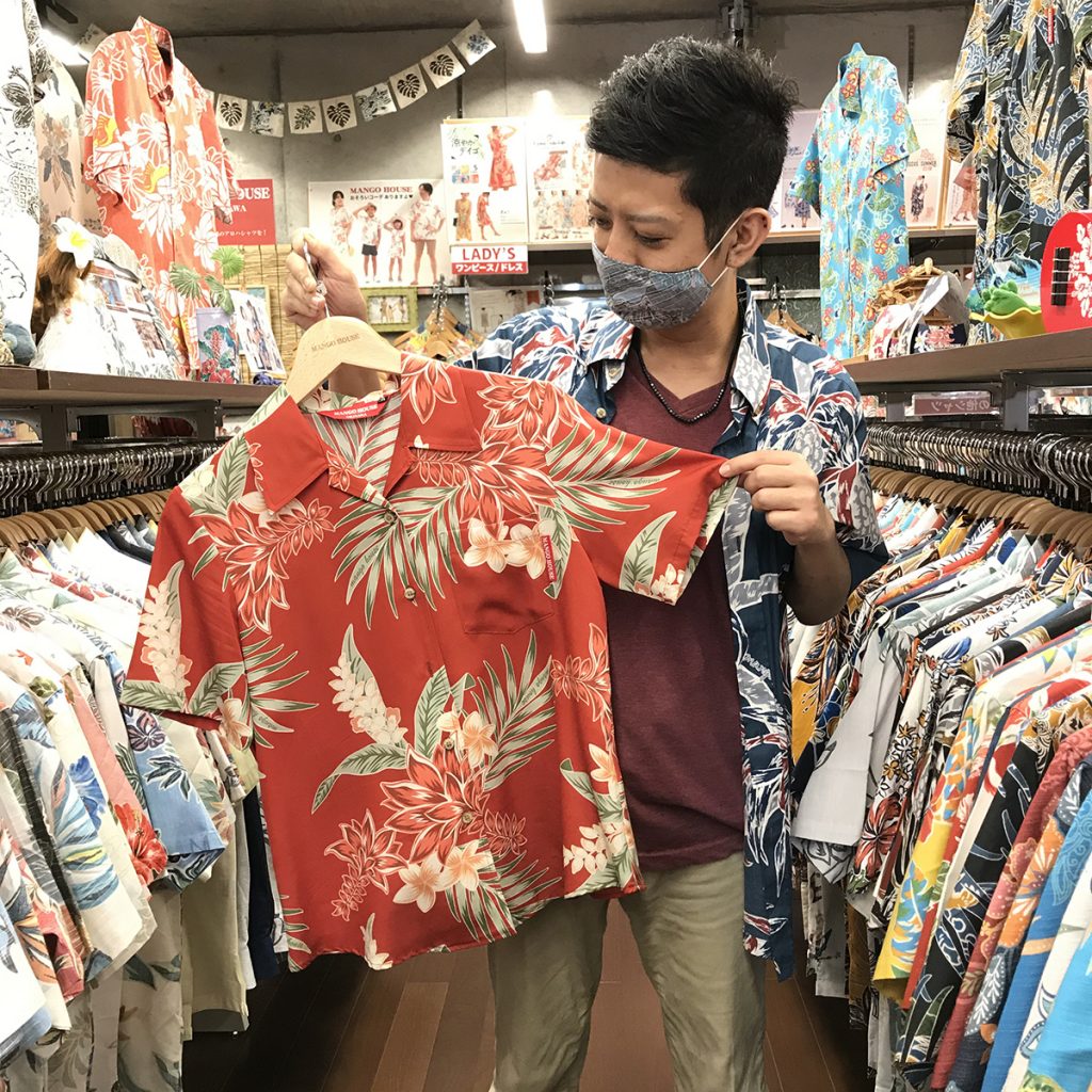 フレッシュデイゴ_レッドーを見せている