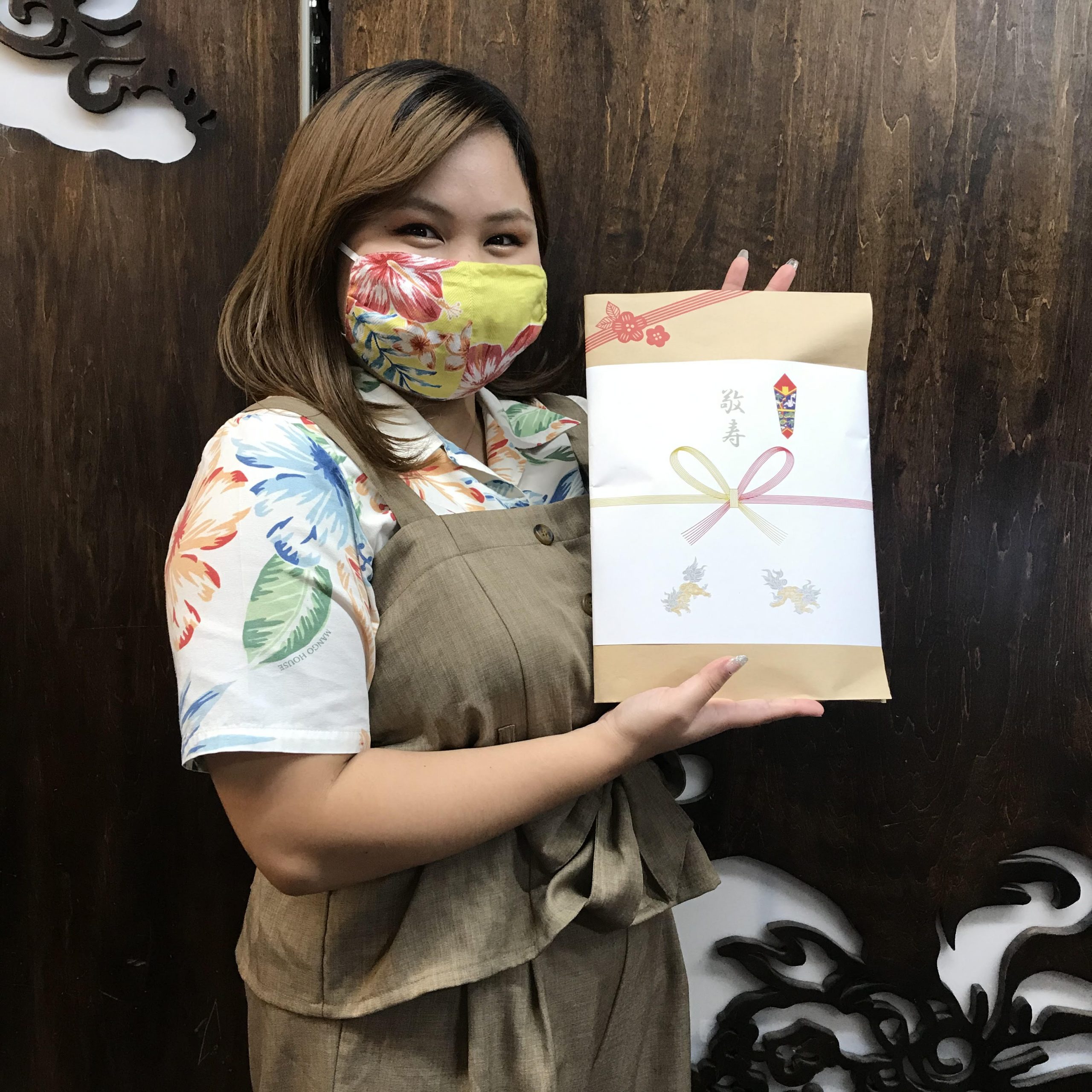 まだ間に合います。敬老の日にはかりゆしウェアのプレゼント♪
