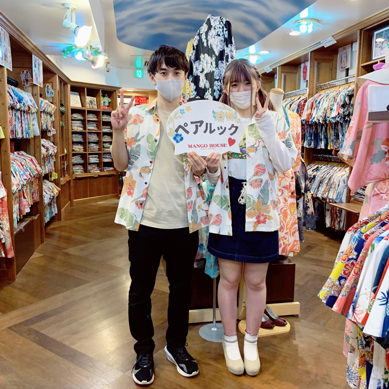 明日着る沖縄らしい柄をお探しでご来店♪