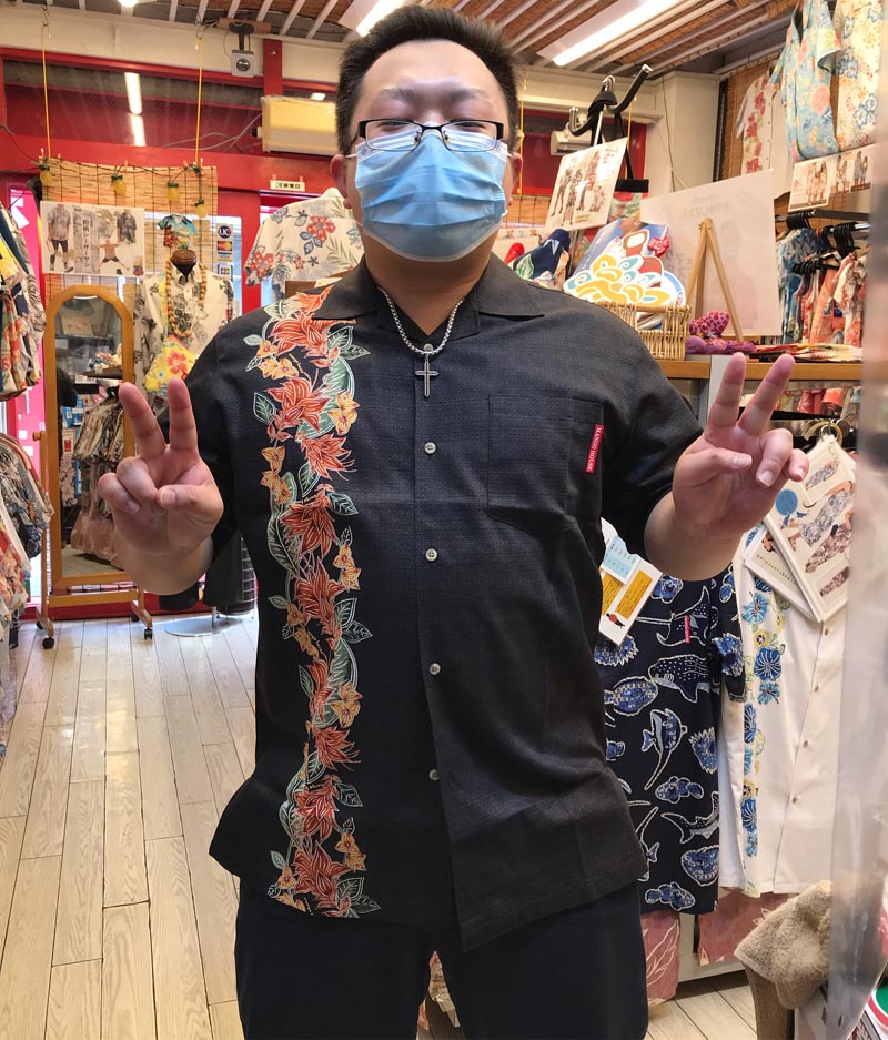 沖縄のかりゆしウェア