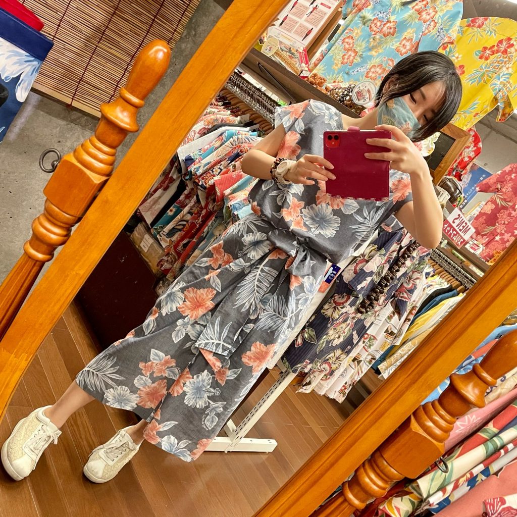 沖縄　かりゆし　ホルターネックワンピース