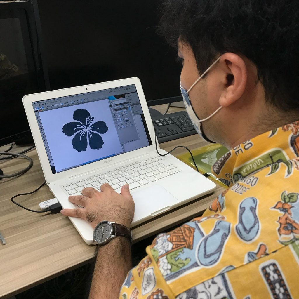 かりゆしウェア　マンゴハウス