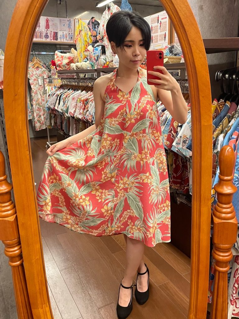 沖縄　かりゆし　ホルターネックワンピース