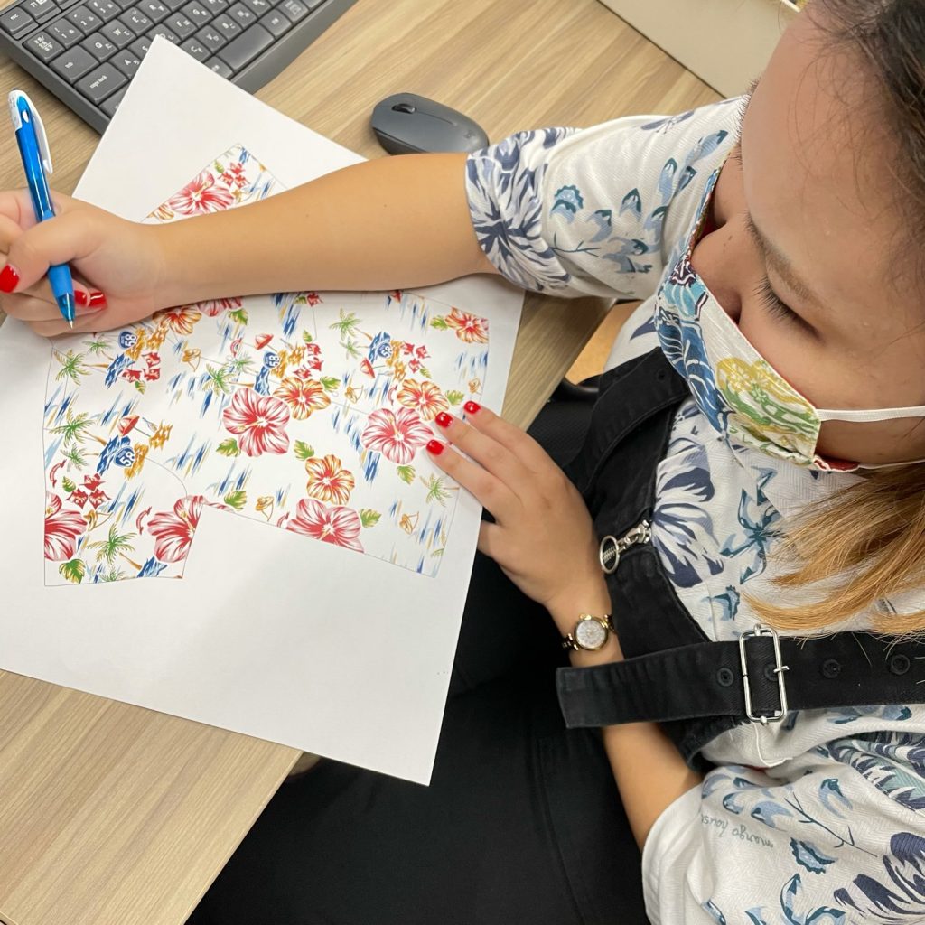 かりゆしウェア　マンゴハウス