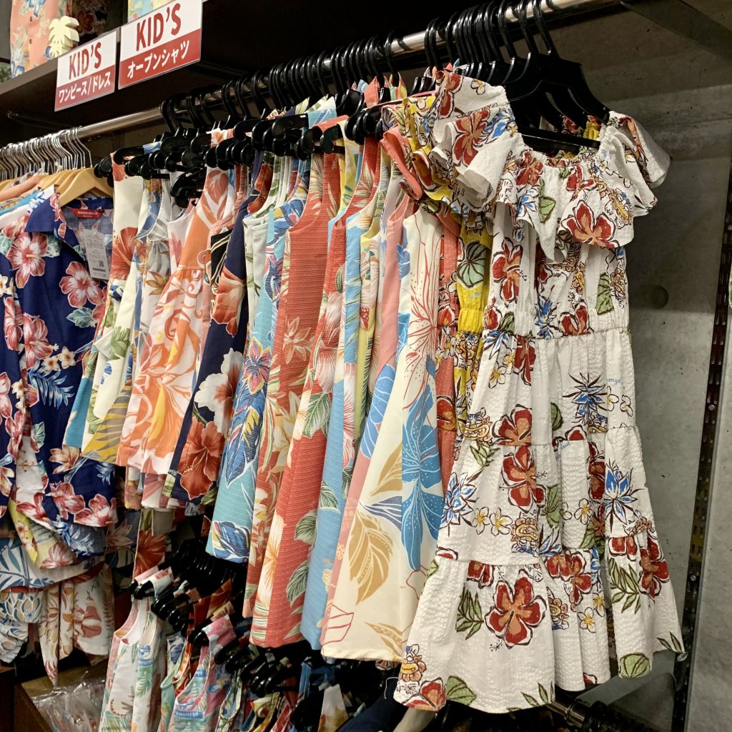 かりゆしウェアの日 かりゆしウェア 沖縄アロハシャツ