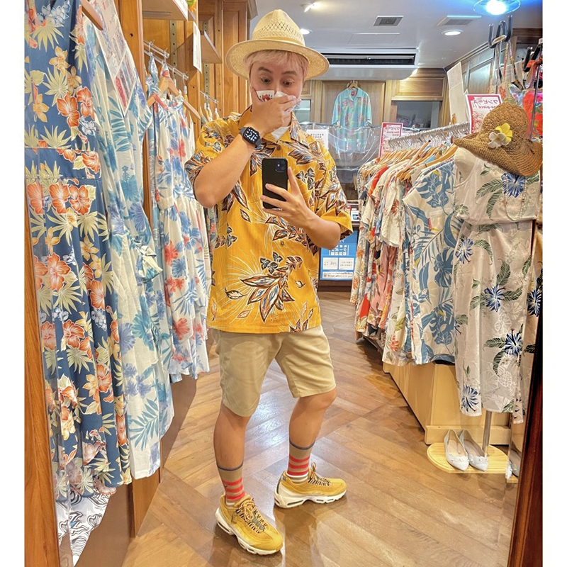 デイゴ柄かりゆしウェア