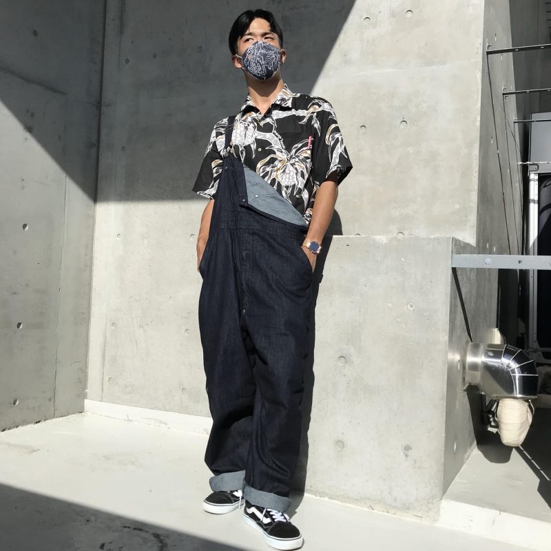 オーバーオールコーデ