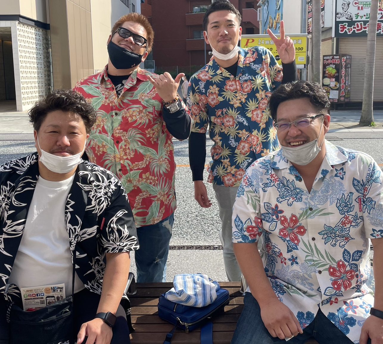 かりゆしウェアで沖縄気分〜♪派手派手が楽しっくてイイんです！！！！