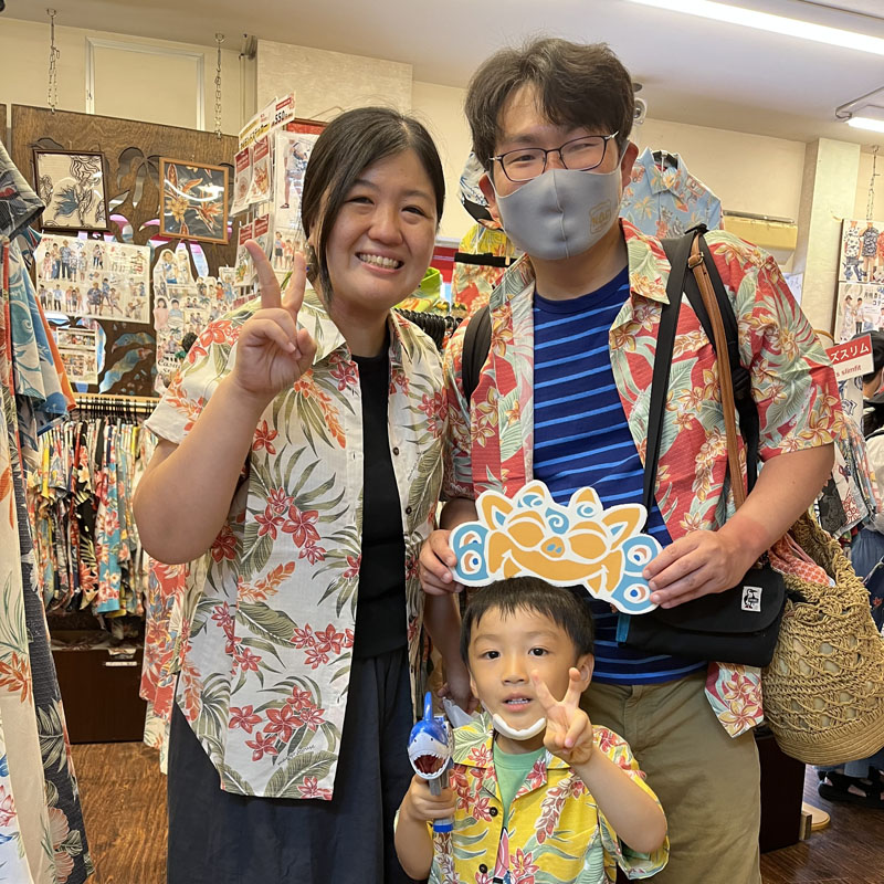 家族で色違いペアルック🌺～個性あふれる楽しいコーデ～