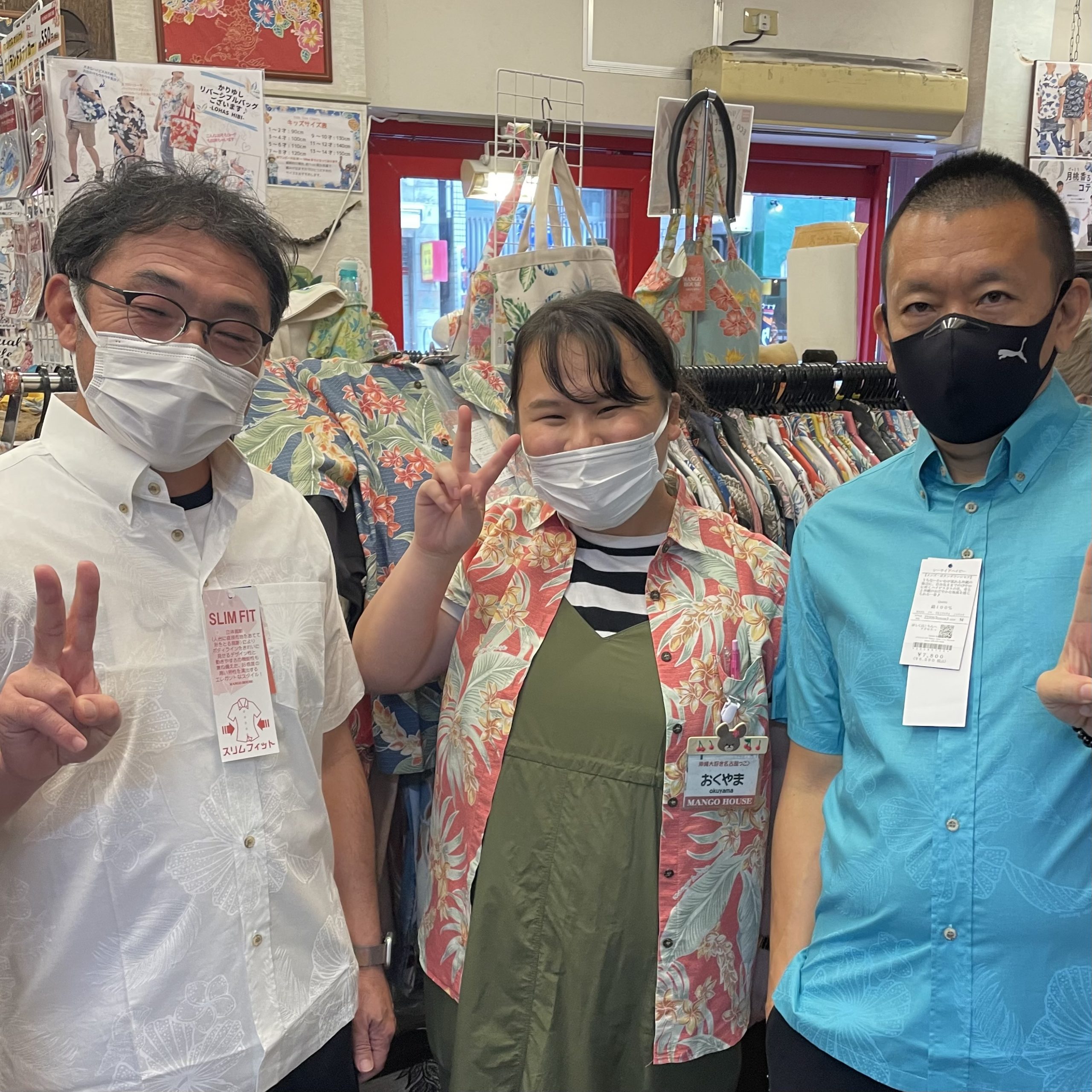 ノリノリで！デザイナーと記念撮影です♪
