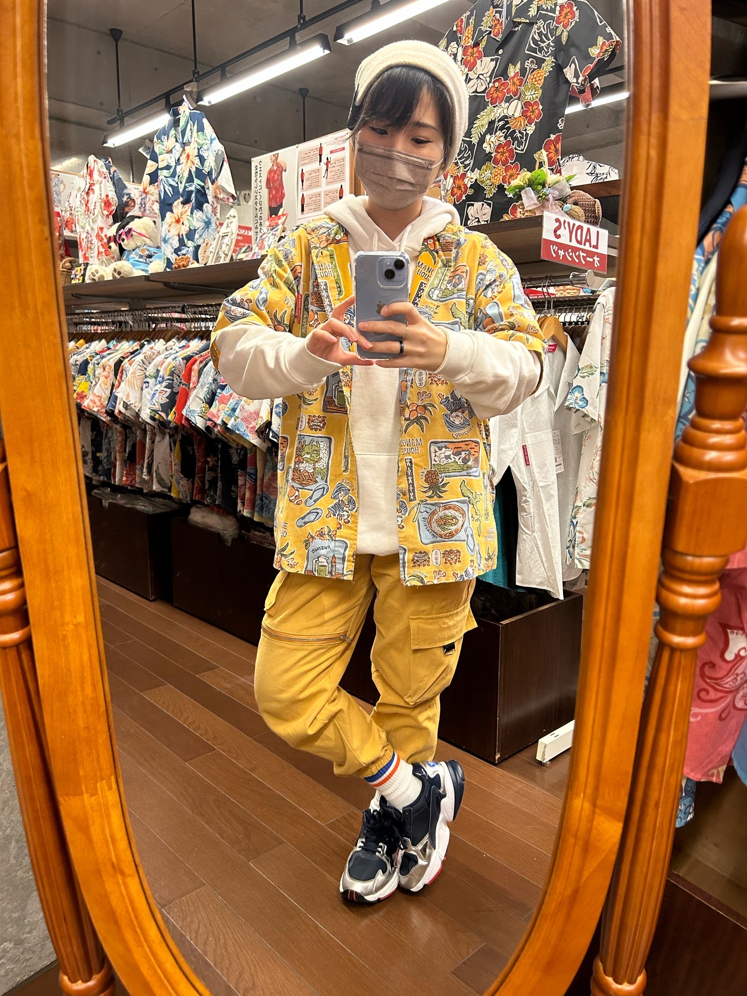 沖縄　冬　服装　かりゆしウェア